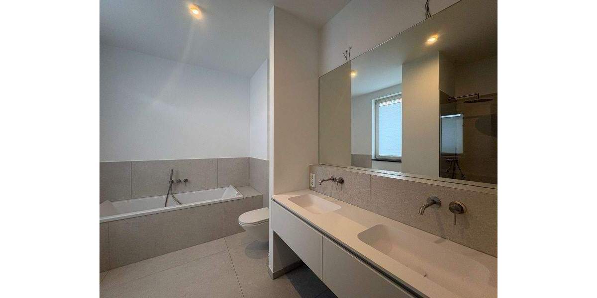 Etagenwohnung Köln Marienburg - 3 Zimmer, 132 m&sup2;, 2.376&euro; | Angebot:24734081