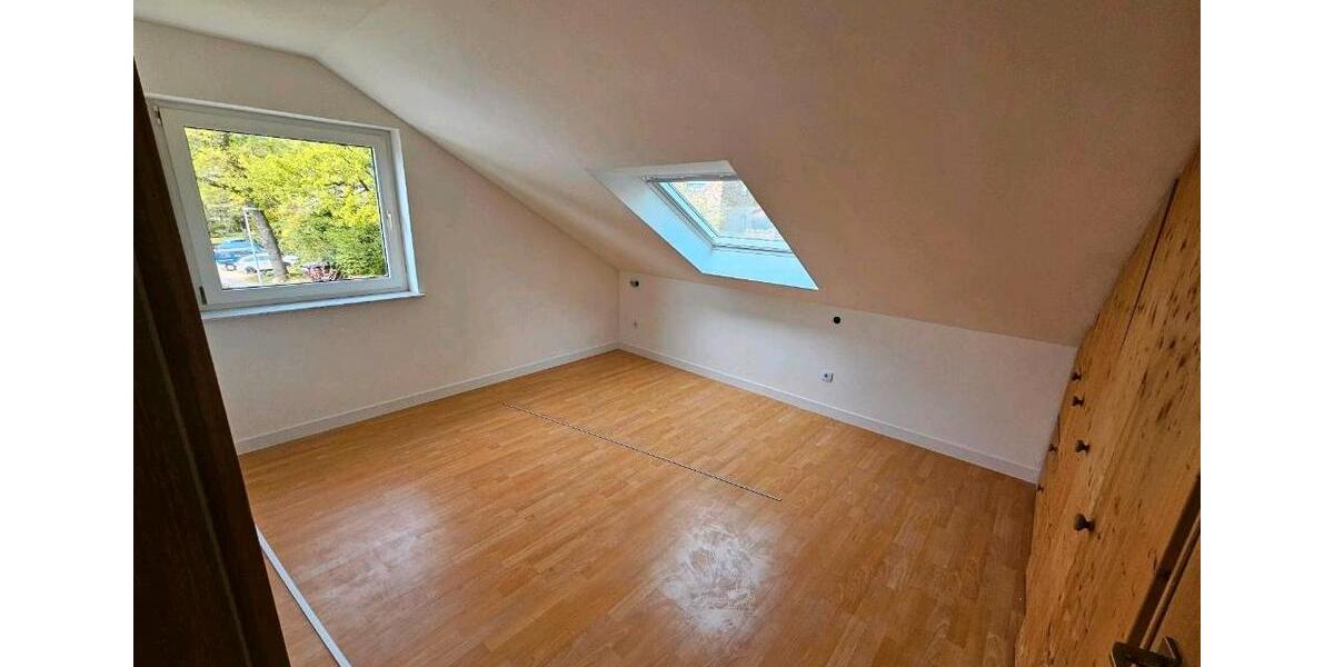 Dachgeschoßwohnung Siegburg - 3 Zimmer, 75 m&sup2;, 975&euro; | Angebot:26296339