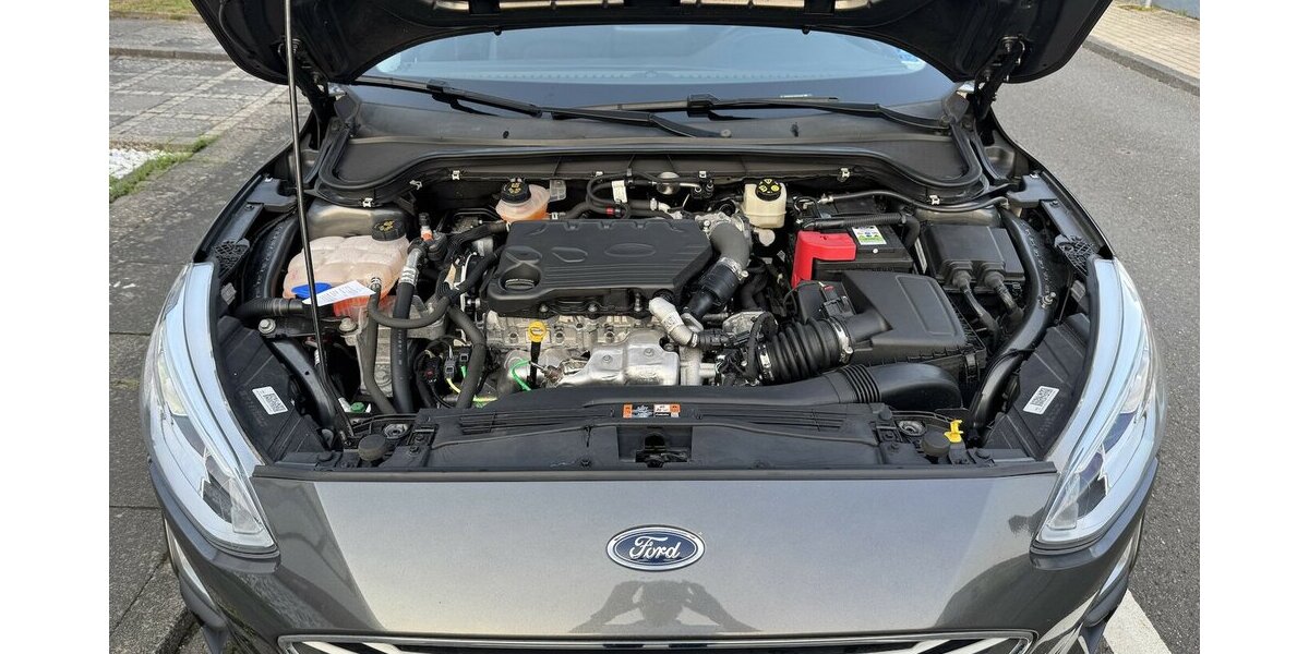 Ford Focus Navi+Temp+Sitzh+Spurh+CarPlay+6xServ+1H+E6 93.000 km 11.500 &euro; Erftstadt 50374