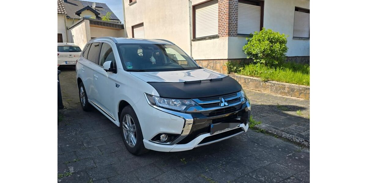Mitsubishi Plug-in Hybrid Outlander 40.200 km 18.500 &euro; Grafschaft 53501