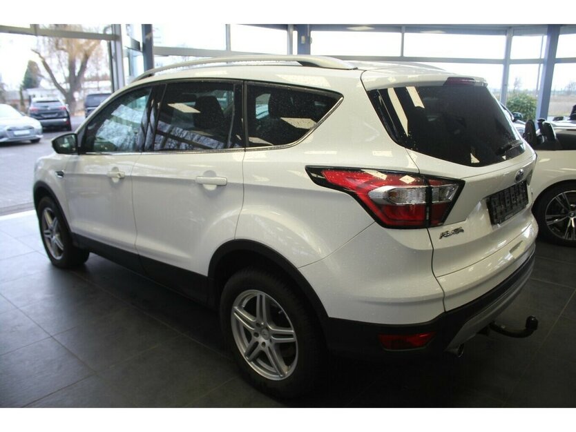 Ford Kuga 1.5 EcoBoost 2x4 ST-Line 105.030 km 14.980 € Euskirchen 53881
