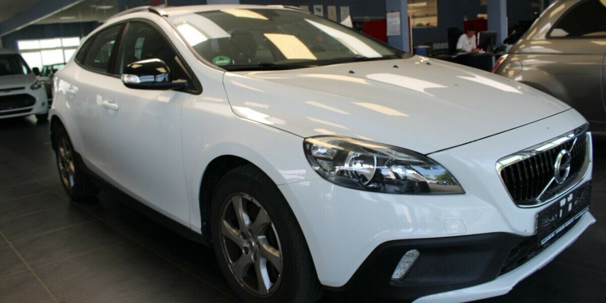 Volvo V40 Cross Country T4 AWD Geartronic 87.986 km 17.980 &euro; Euskirchen 53881