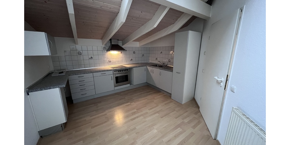 2-Zimmer-Dachgeschoss-Wohnung mit hohen Decken in Oberpleis - Dachgeschoßwohnung Königswinter Oberpleis | Angebot:26531230