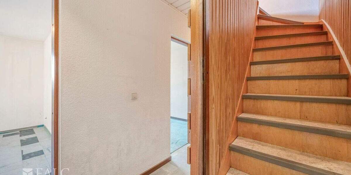 Reihenendhaus Köln Ossendorf - 6 Zimmer, 181 m&sup2;, 599.000&euro; | Angebot:24581055