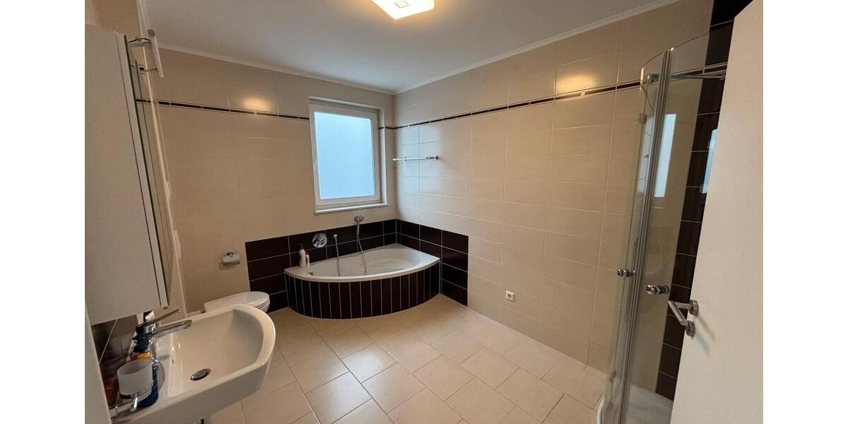 Etagenwohnung Remagen - 3 Zimmer, 105 m&sup2;, 1.600&euro; | Angebot:26120729