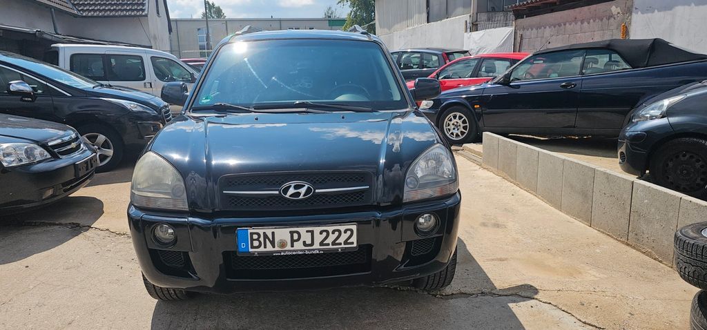 Hyundai TUCSON 219.000 km 2.599 € Bonn 53227