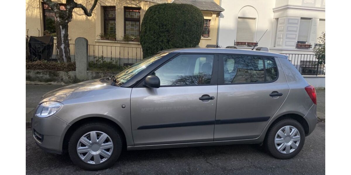 Skoda Fabia 143.650 km 2.490 &euro; Köln 51065