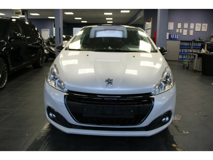 Peugeot 208 Blue-HDi 120 Allure GT Line 133.075 km 8.480 € Euskirchen 53881