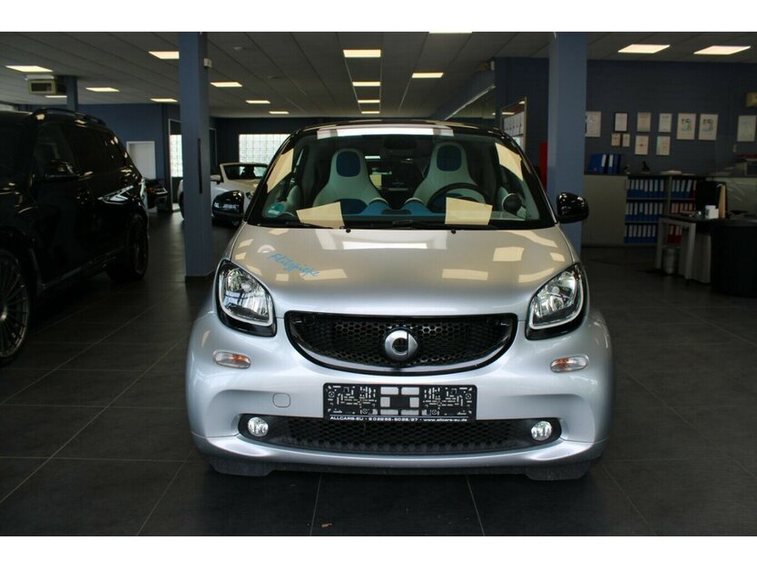 Smart ForTwo Coupe Proxy Panorama 73.447 km 7.980 € Euskirchen 53881