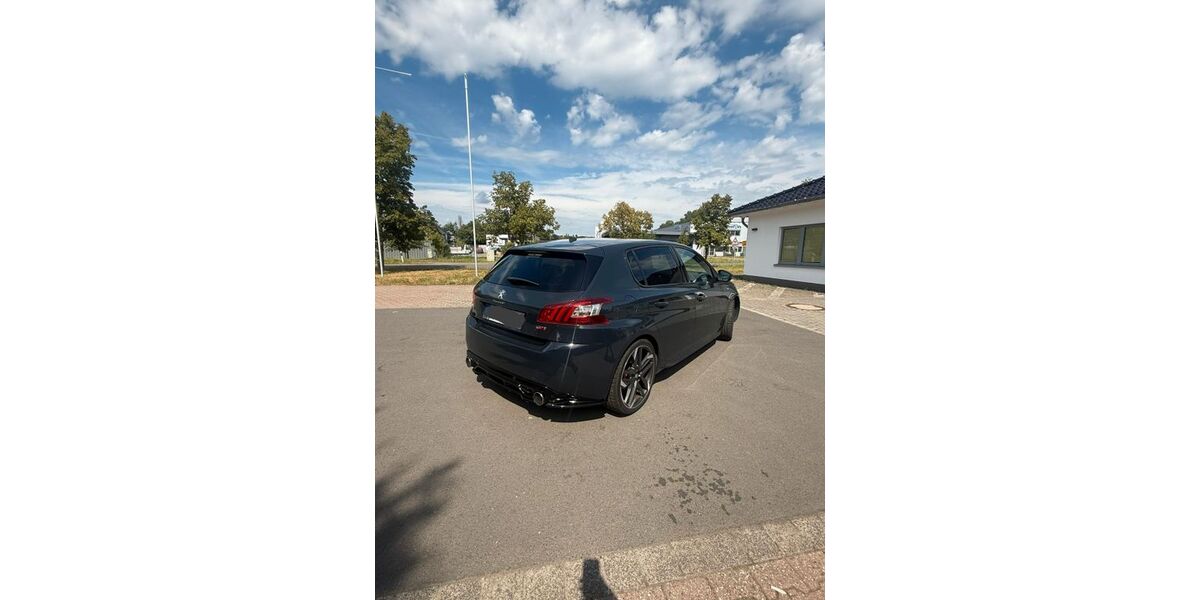 Peugeot 308 106.000 km 15.900 &euro; Remagen 53424