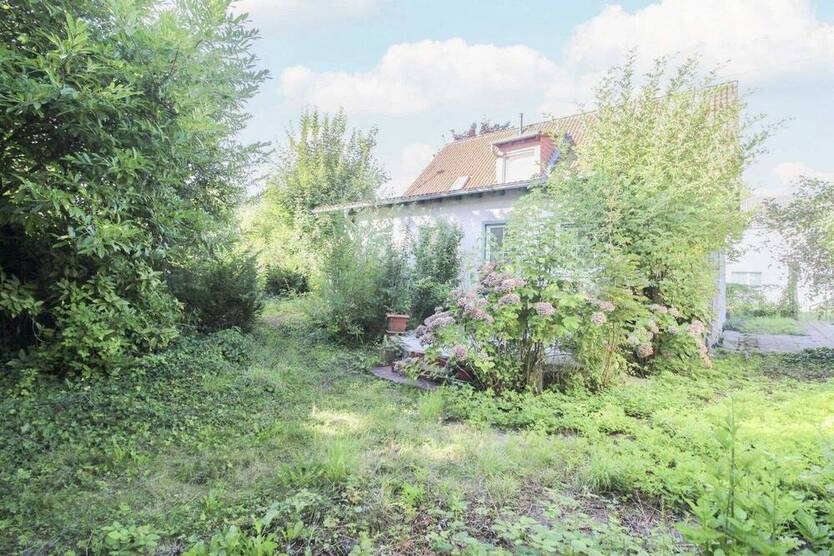 Schönes Ein- Zweifamilienhaus in Bonn-Schwarzrheindorf - Ideal für Eigennutzer und Anleger 5 zimmer