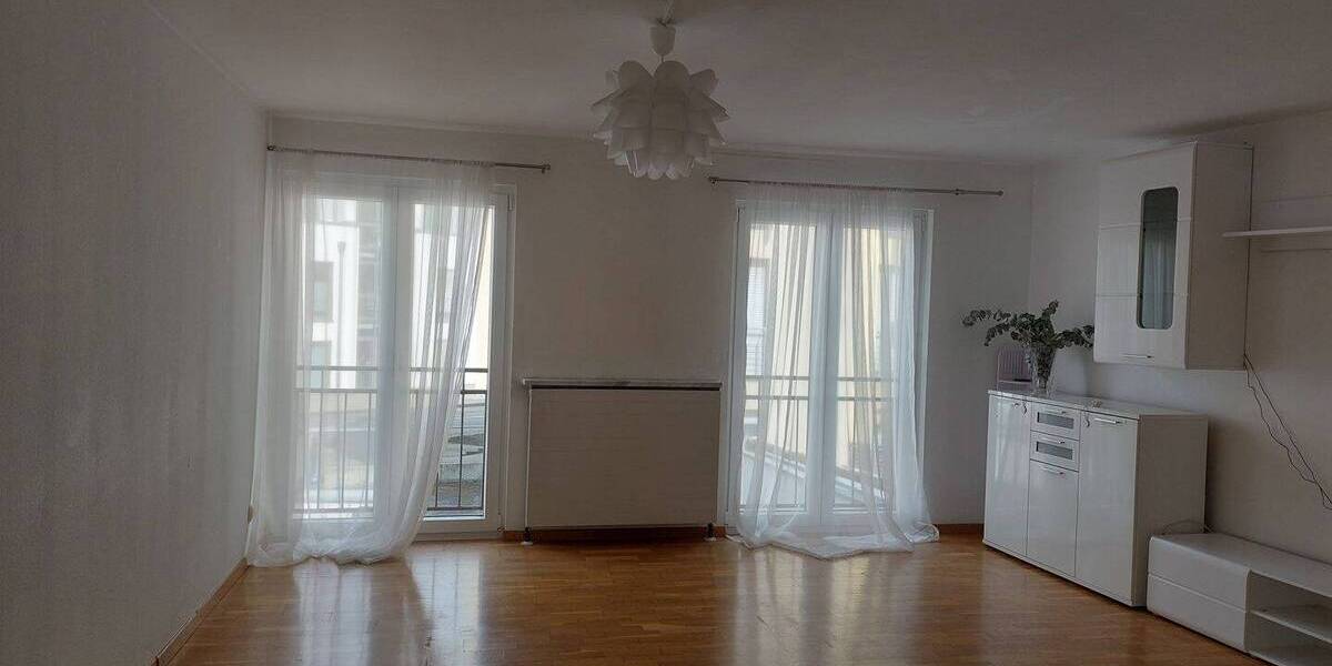 Etagenwohnung Siegburg - 3 Zimmer, 83 m&sup2;, 715&euro; | Angebot:26672294
