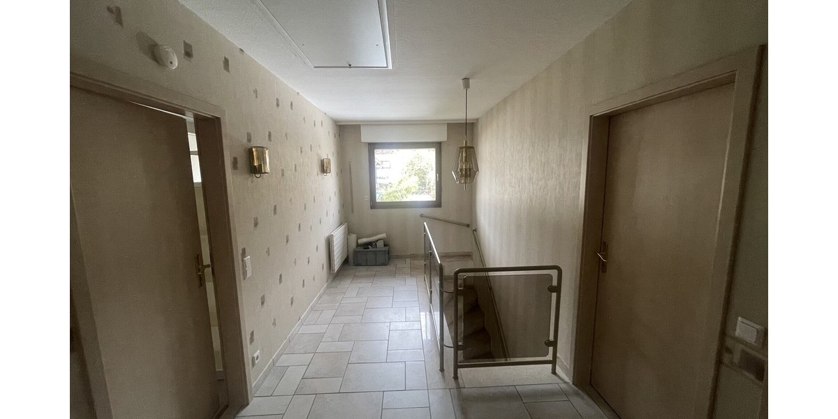 Freistehendes Einfamilienhaus in ruhiger Wohnlage mit Garten und Doppelgarage - Einfamilienhaus Königswinter Thomasberg | Angebot:25711630