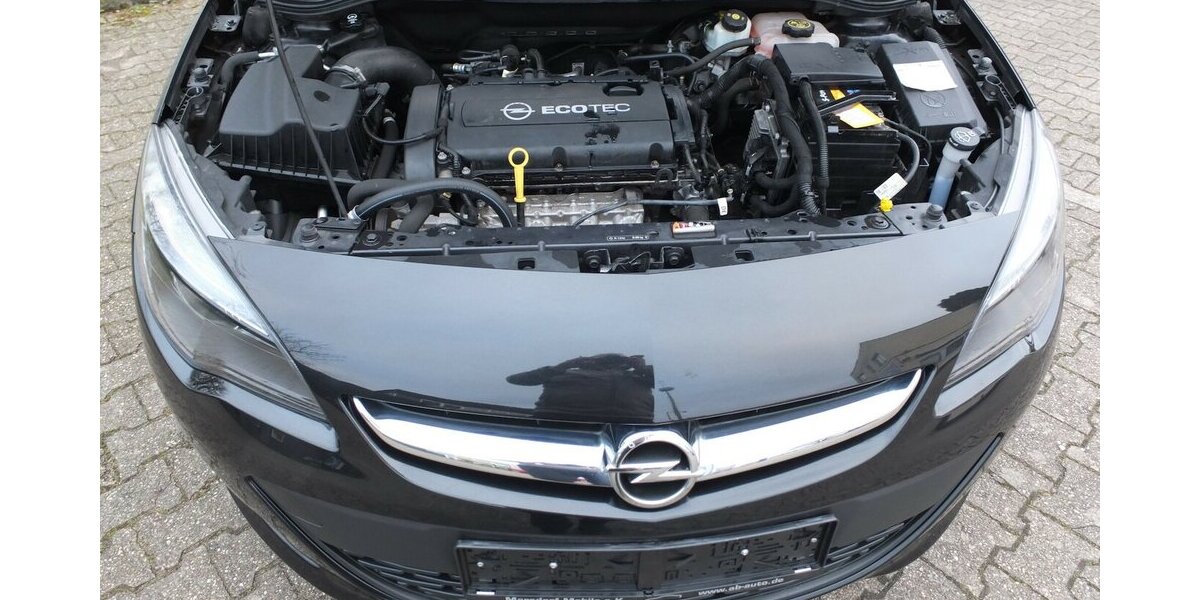 Opel Astra SELECTION GARAGENWAGEN orig. 71.086 km ! 71.086 km 8.408 &euro; Köln 50858