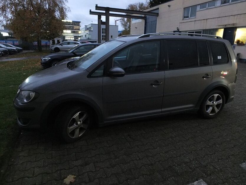 VW Touran 164.112 km 7.908 € Köln-Marsdorf/Junkersdorf 50858