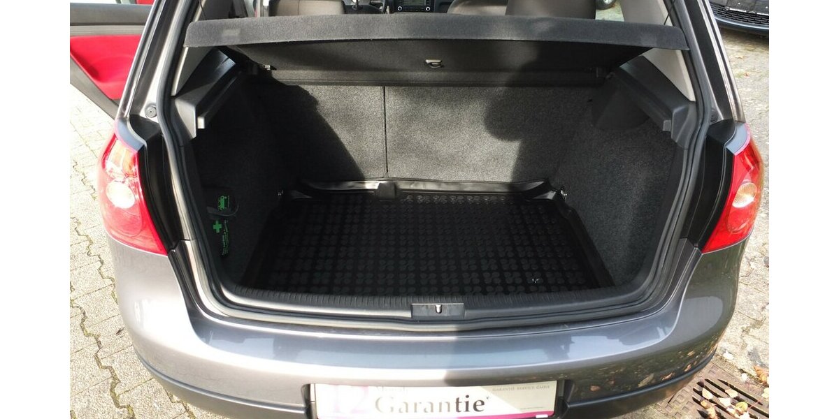 VW Golf TRENDLINE KLIMAAUTOMATIK 5-TÜRIG 132.115 km 4.904 &euro; Köln 50858