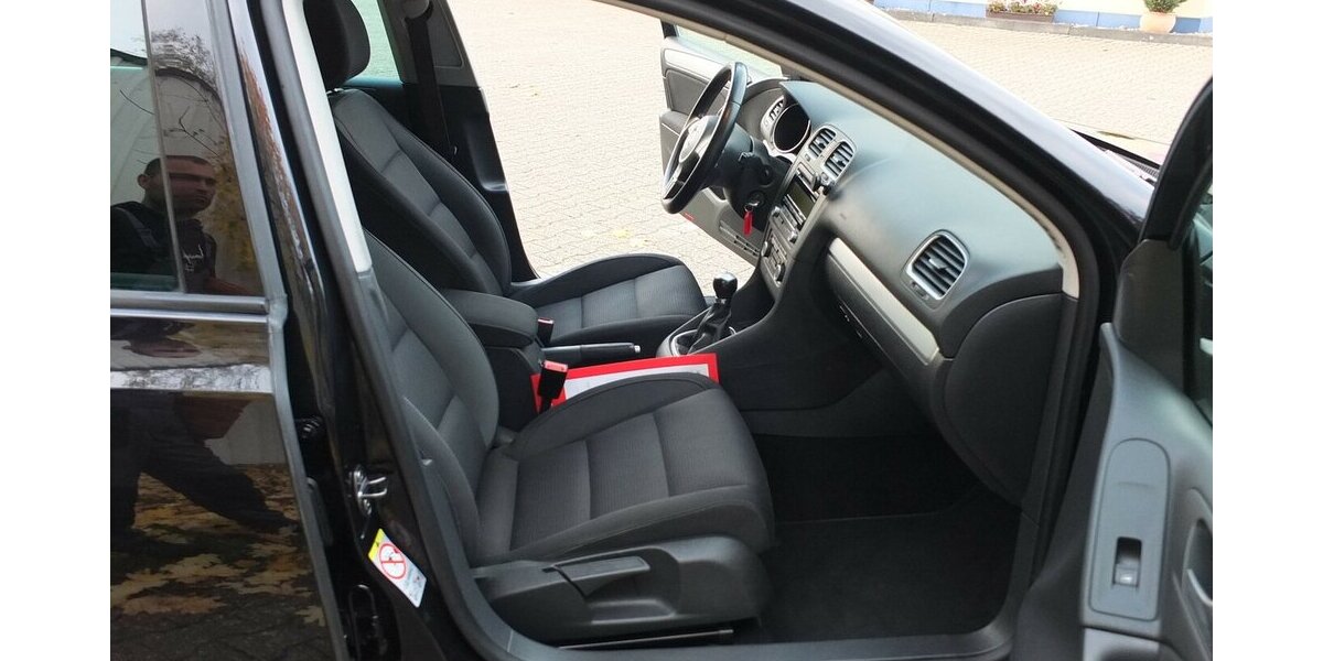 VW Golf 1.6TDi TEAM neuer ZAHNRIEMEN KLIMAAUTOMATIK 159.855 km 7.804 &euro; Köln 50858