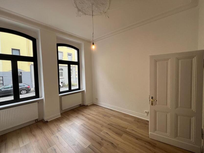 Bezugsfreie Altbauwohnung mit Garten im Bonner Zentrum zimmer