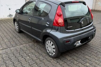 Peugeot 107 108.000 km 1.950 &euro; Bonn 53123