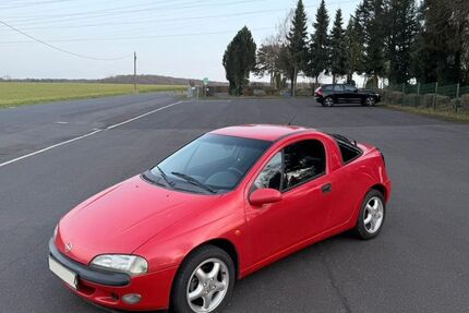 Opel Tigra 93.000 km 2.999 &euro; Eitorf 53783