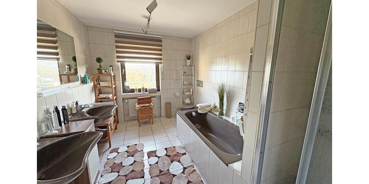 Erdgeschoßwohnung Eitorf - 3 Zimmer, 120 m&sup2;, 1.000&euro; | Angebot:24816904