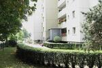 Exklusive, modernisierte 3-Zimmer-Wohnung mit Balkon und Schwimmbad in Sankt Augustin