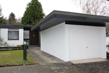 Haus zum Mieten in Hennef (Sieg) 1.400 € 130 m² 5 zimmer