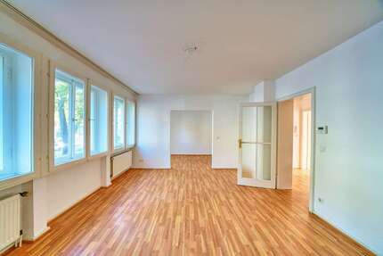 Wohnung Bonn - 2 Zimmer, 65 m&sup2;, 650&euro; | Angebot:27693933
