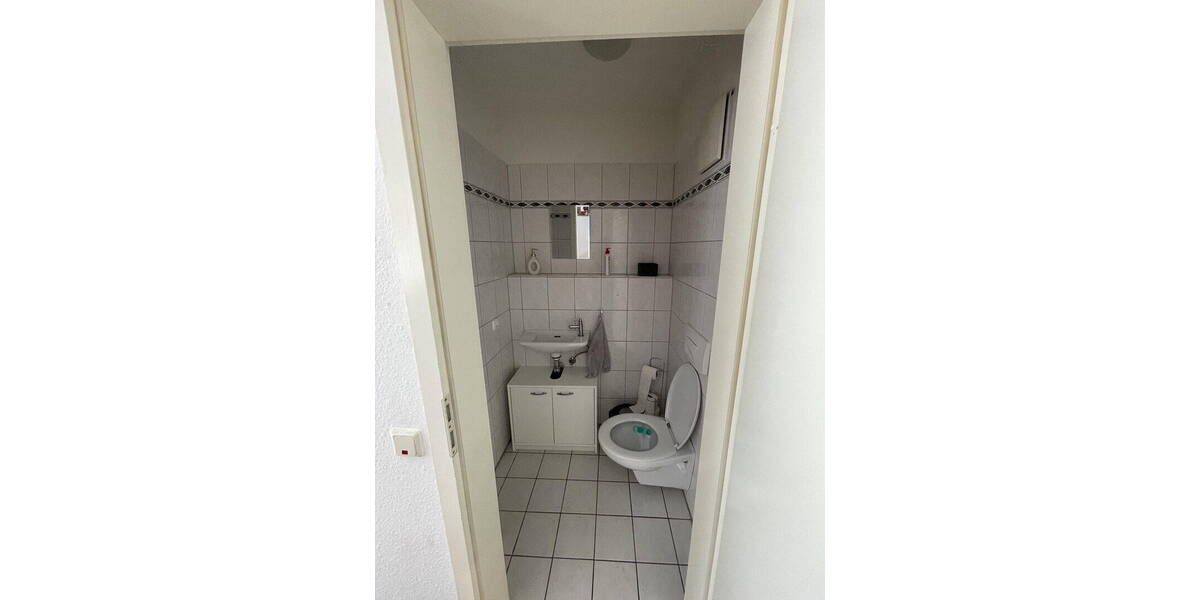 Etagenwohnung Bonn Rüngsdorf - 3 Zimmer, 74 m&sup2;, 1.100&euro; | Angebot:26542411