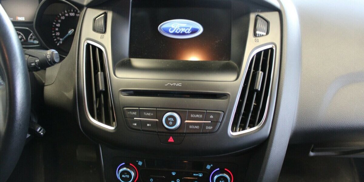 Ford Focus 1,5 TDCi DPF Automatik 113.461 km 10.980 &euro; Euskirchen 53881