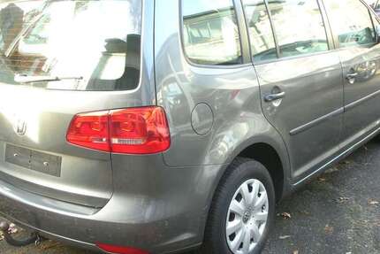 VW Touran 134.000 km 7.990 &euro; Bonn 53115