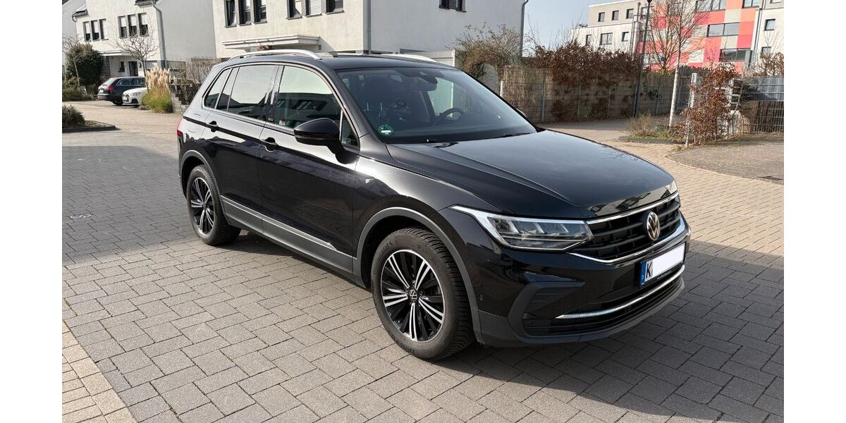 VW Tiguan 56.000 km 21.500 &euro; Köln 50999