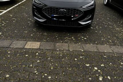 Ford Focus 4.900 km 37.999 &euro; Köln 50739