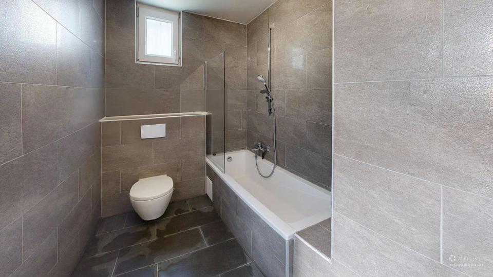 Etagenwohnung Brühl - 3 Zimmer, 137 m&sup2;, 1.550&euro; | Angebot:26462504