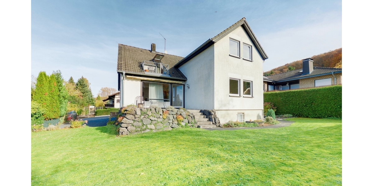 Charmantes Zweifamilienhaus mit gepflegtem Garten – Viel Platz, ruhige Lage in idyllischer Waldnähe - Zweifamilienhaus Rheinbreitbach | Angebot:23660349