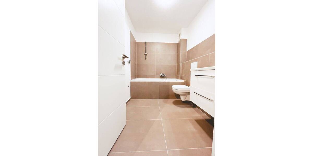 Lichtdurchflutete Wohnung | Tiefgarage | Einbauküche | modernes Bad | XXL-Balkon | PROVISIONSFREI 2 zimmer