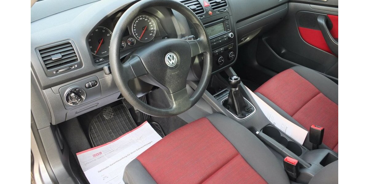 VW Golf TRENDLINE KLIMAAUTOMATIK 5-TÜRIG 132.115 km 4.904 &euro; Köln 50858