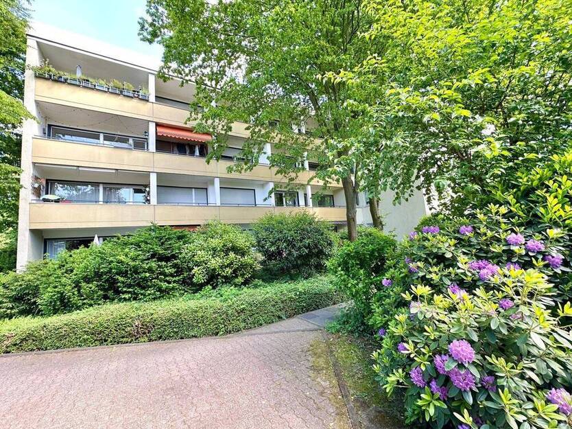 CITYHOUSE: Schicke Wohnung! Und ein von Grund auf gepflegtes Gemeinschaftseigentum! PKW-SP & Balkon!