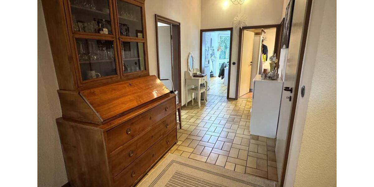 Dachgeschoßwohnung Lohmar - 3 Zimmer, 90 m&sup2;, 950&euro; | Angebot:24397731