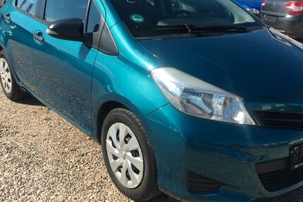 Toyota Yaris 120.000 km 4.799 &euro; Bonn 53227