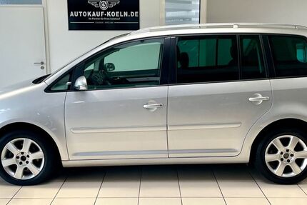 VW Touran 227.850 km 4.990 € Köln 51067