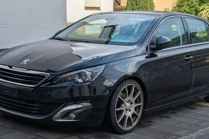 Peugeot 308 107.800 km 7.500 &euro; Kesseling-Staffel 53506