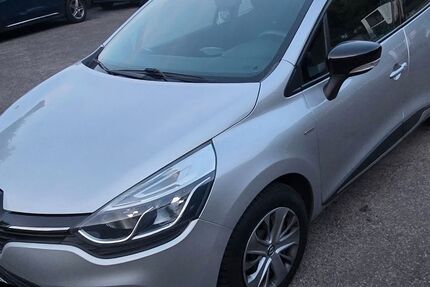 Renault Clio 68.000 km 8.900 &euro; Köln 50829