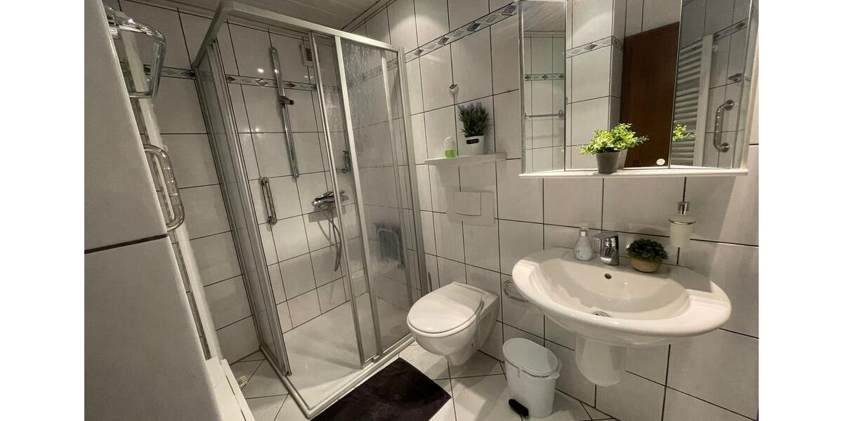 Erdgeschoßwohnung Bergisch Gladbach Gronau - 3 Zimmer, 90 m&sup2;, 1.100&euro; | Angebot:24783756