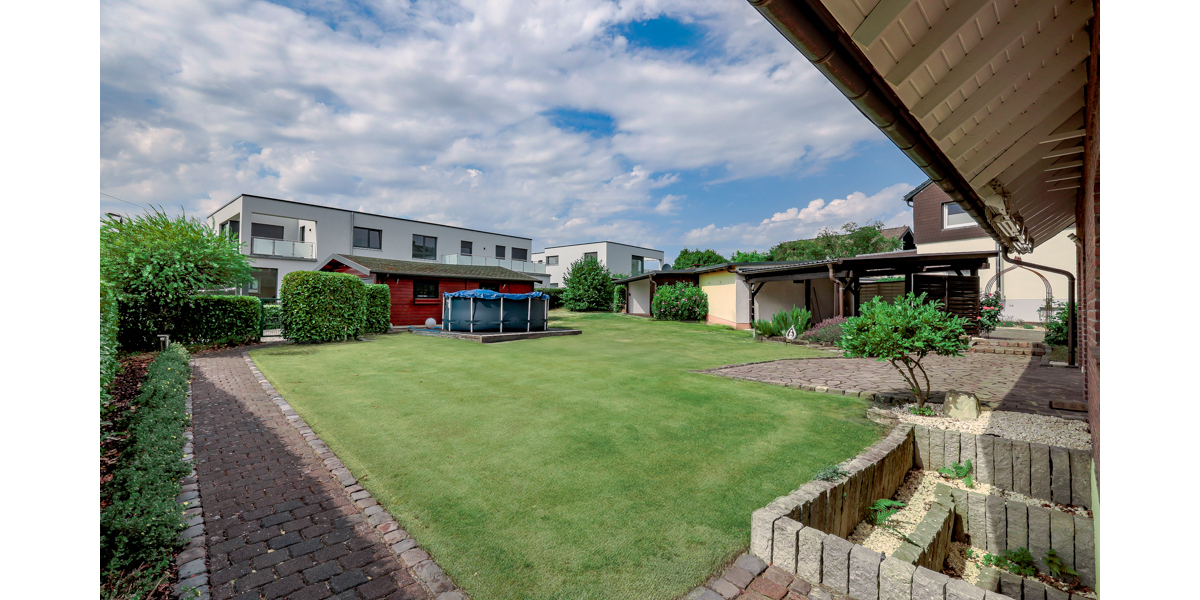Großzügiges Einfamilienhaus auf weitläufigem Grundstück mit Sauna, Nebengebäude und Doppelgarage - Einfamilienhaus Königswinter / Berghausen Berghausen | Angebot:27224852