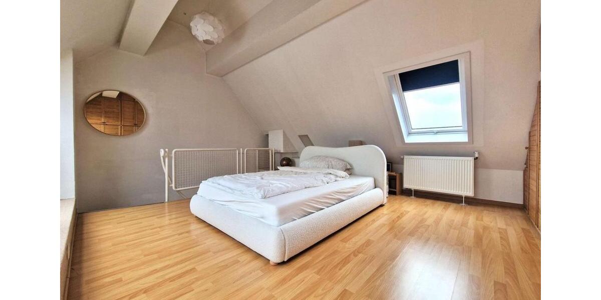 Dachgeschoßwohnung Köln Lindenthal - 4 Zimmer, 140 m&sup2;, 750.000&euro; | Angebot:24353634