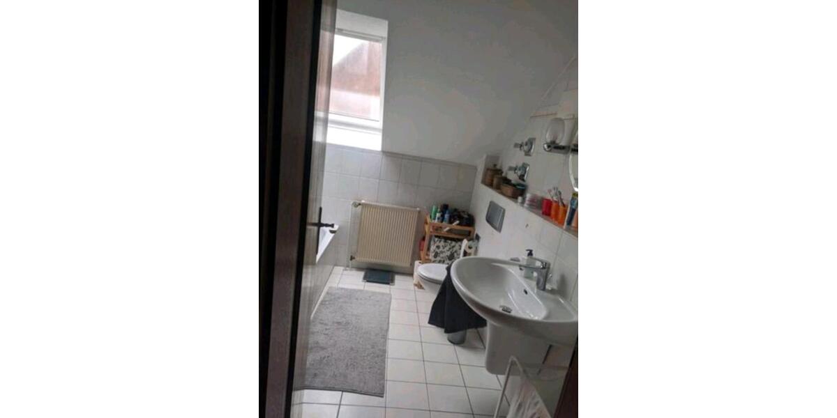 Dachgeschoßwohnung Lohmar - 3 Zimmer, 70 m&sup2;, 845&euro; | Angebot:24723432