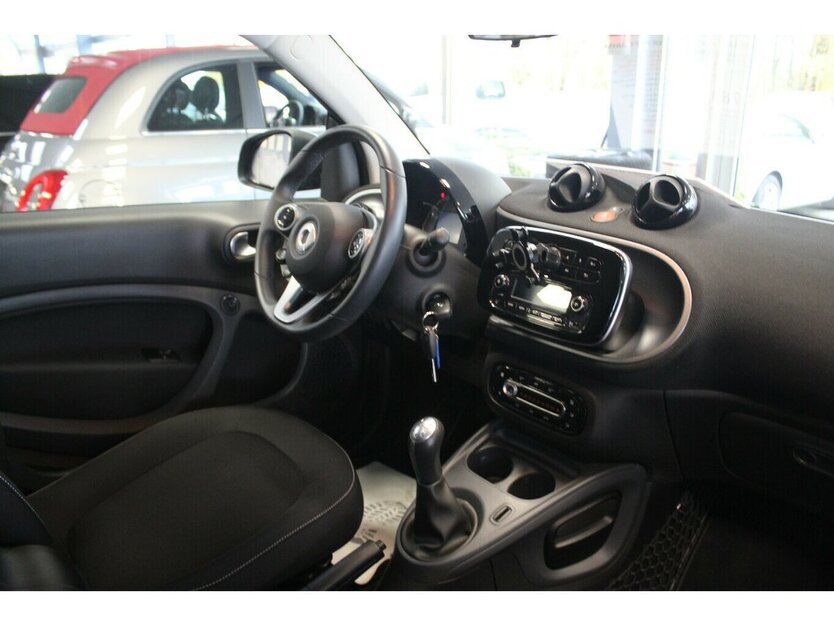 Smart ForTwo coupe passion 43.179 km 11.780 € Euskirchen 53881