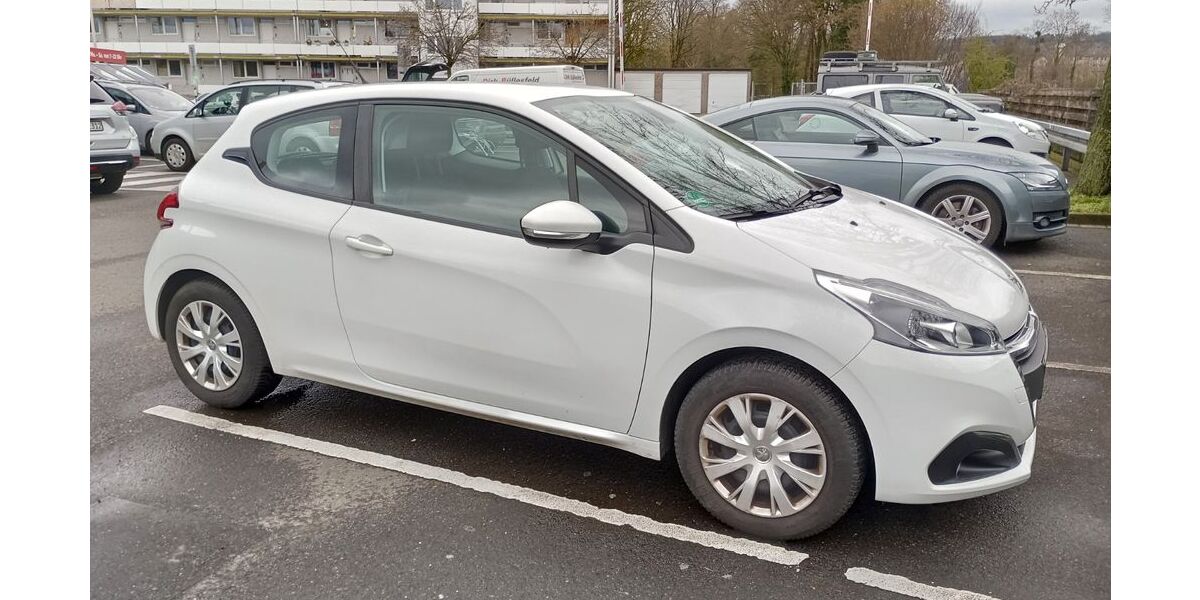 Peugeot 208 96.500 km 4.990 &euro; Bonn 53121