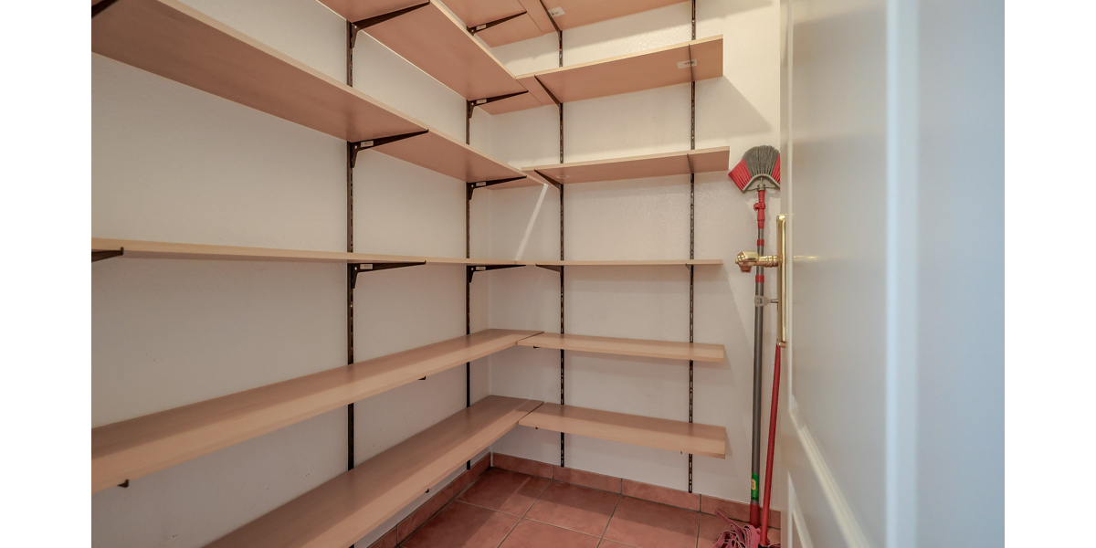 Großzügiges Einfamilienhaus auf weitläufigem Grundstück mit Sauna, Nebengebäude und Doppelgarage - Einfamilienhaus Königswinter / Berghausen Berghausen | Angebot:27224852